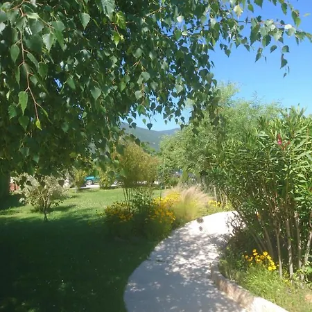 Maison Chevrefeuille, Et Guest house