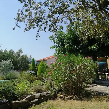 Maison Chevrefeuille, Et Guest house
